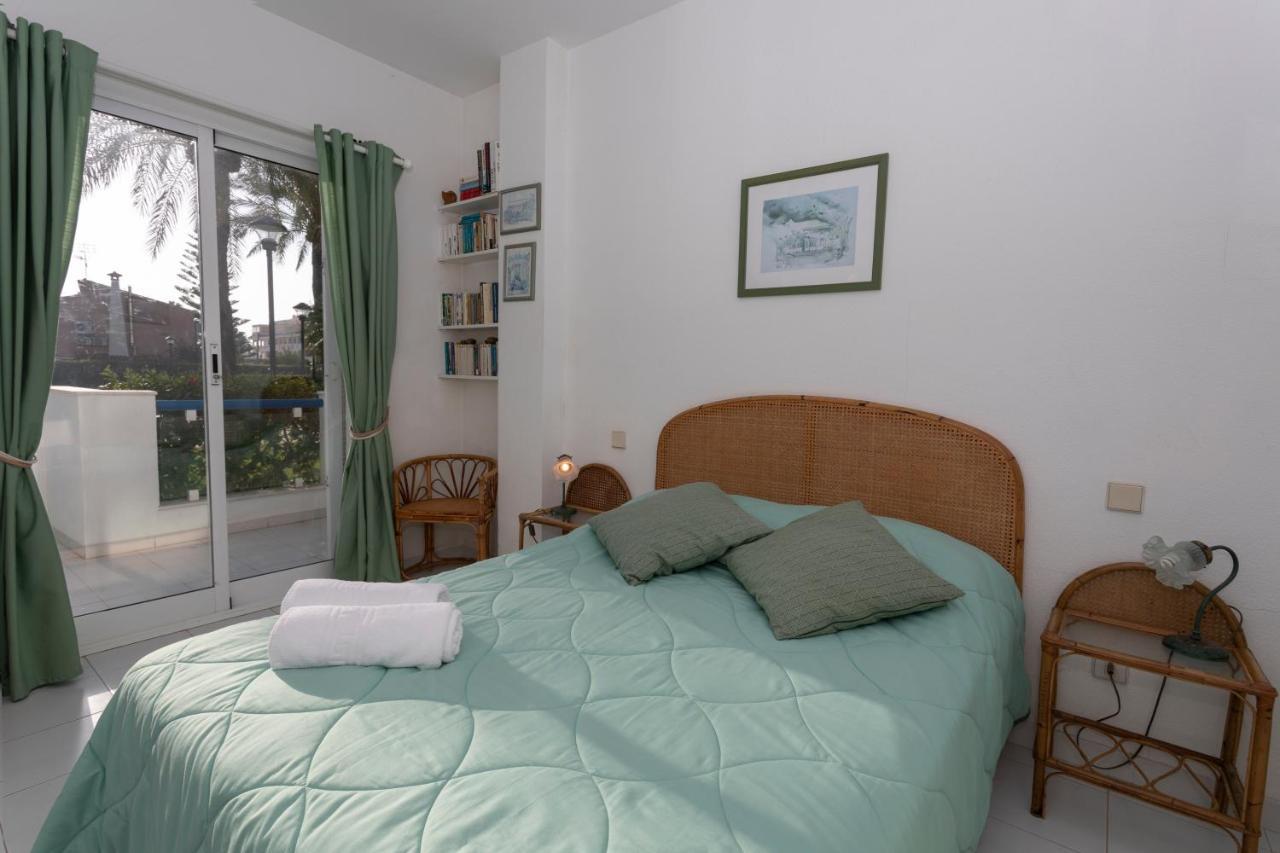 Cala Blanca, planta baja, cerca de la playa Apartment Denia Bagian luar foto