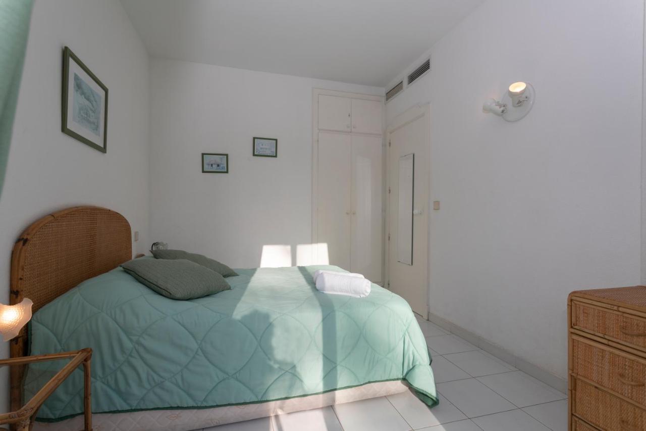 Cala Blanca, planta baja, cerca de la playa Apartment Denia Bagian luar foto