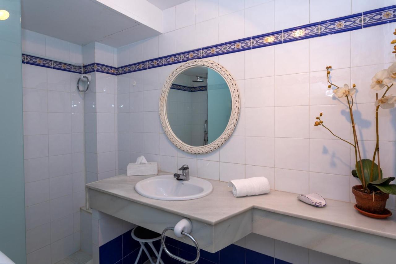 Cala Blanca, planta baja, cerca de la playa Apartment Denia Bagian luar foto